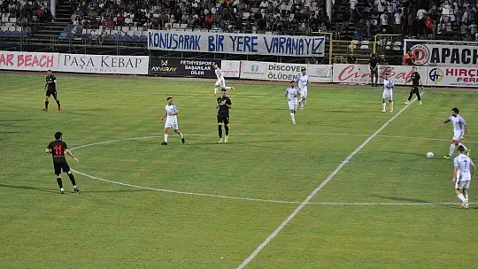 FETHİYESPOR EVİNDE KİMSEYİ AFFETMİYOR 3-1