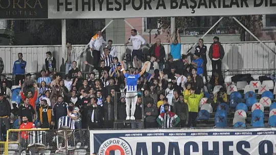 Lacivert-Beyazlılar liderliği bırakmıyor 2-1