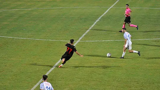 FETHİYESPOR EVİNDE KİMSEYİ AFFETMİYOR 3-1