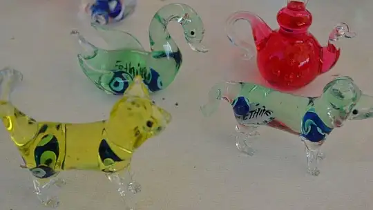 Cam üfleme sanatını yaşatıyor