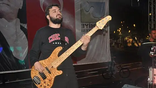 C'NB ve COVERMAN'den Cumhuriyet konseri