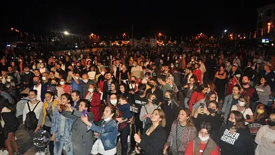 C'NB ve COVERMAN'den Cumhuriyet konseri