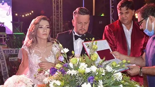 Ali Fatih Çoban rüya gibi bir düğünle dünya evine girdi