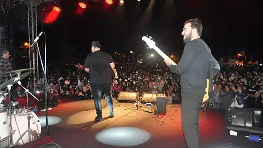 C'NB ve COVERMAN'den Cumhuriyet konseri