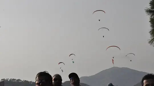 HAVA OYUNLARI FESTİVALİ RENKLİ GÖSTERİLERE EV SAHİPLİĞİ YAPIYOR