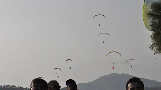 HAVA OYUNLARI FESTİVALİ RENKLİ GÖSTERİLERE EV SAHİPLİĞİ YAPIYOR