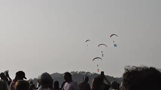 HAVA OYUNLARI FESTİVALİ RENKLİ GÖSTERİLERE EV SAHİPLİĞİ YAPIYOR