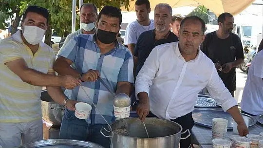 İksirci Tezcan'dan aşure etkinliği