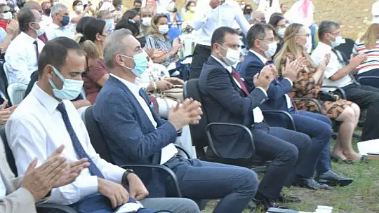 Fethiye İşletme Fakültesinde mezuniyet heyecanı