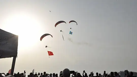 HAVA OYUNLARI FESTİVALİ RENKLİ GÖSTERİLERE EV SAHİPLİĞİ YAPIYOR