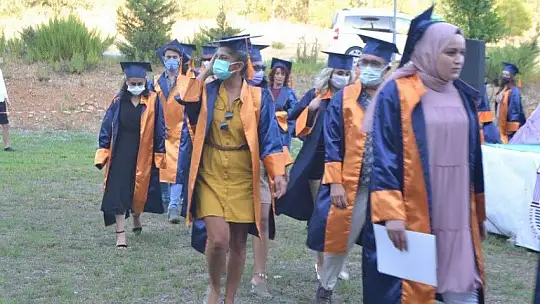 Fethiye İşletme Fakültesinde mezuniyet heyecanı