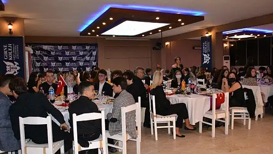 Girne Koleji Cumhuriyet balosunda bir araya geldi