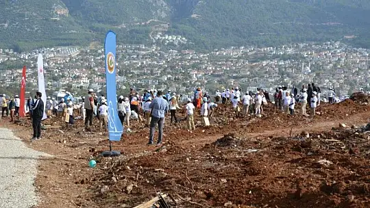 Fethiye'de 5 bin fidan toprakla buluştu