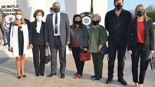 Atatürk Anıtı önünde fotoğraf yarışı