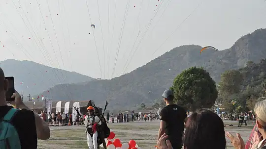 HAVA OYUNLARI FESTİVALİ RENKLİ GÖSTERİLERE EV SAHİPLİĞİ YAPIYOR