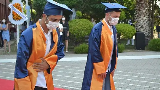 Fethiye Sağlık Bilimleri Fakültesi 2020-2021 Mezunlarını Verdi