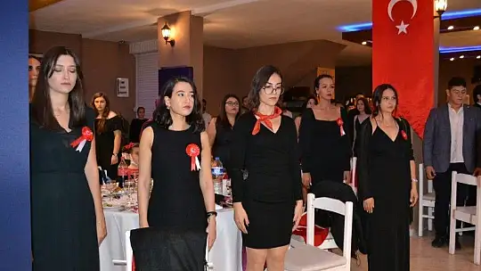 Girne Koleji Cumhuriyet balosunda bir araya geldi