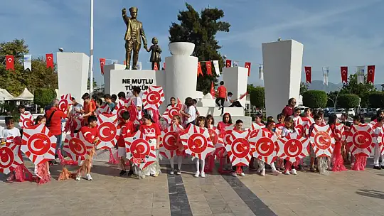 Fethiye'de 100.Yıla Özel 100 Uçurtma