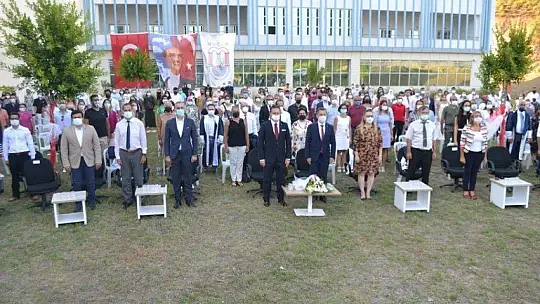 Fethiye İşletme Fakültesinde mezuniyet heyecanı