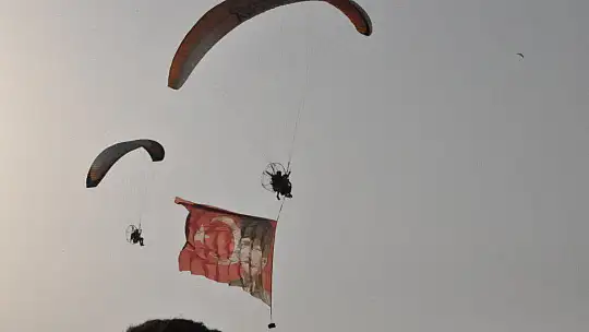 HAVA OYUNLARI FESTİVALİ RENKLİ GÖSTERİLERE EV SAHİPLİĞİ YAPIYOR