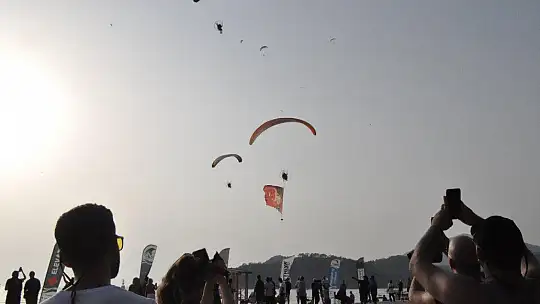 HAVA OYUNLARI FESTİVALİ RENKLİ GÖSTERİLERE EV SAHİPLİĞİ YAPIYOR