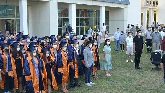 Fethiye İşletme Fakültesinde mezuniyet heyecanı