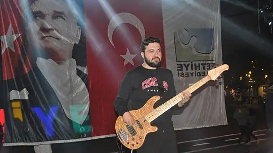 C'NB ve COVERMAN'den Cumhuriyet konseri