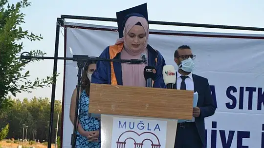 Fethiye İşletme Fakültesinde mezuniyet heyecanı