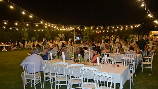 Evliliğe ilk adımı attılar 