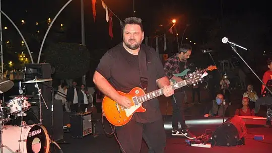 C'NB ve COVERMAN'den Cumhuriyet konseri