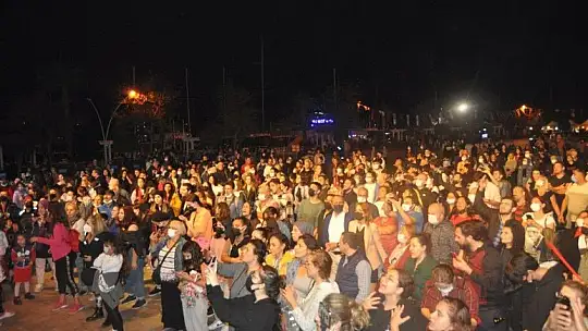 C'NB ve COVERMAN'den Cumhuriyet konseri