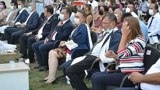 Fethiye İşletme Fakültesinde mezuniyet heyecanı