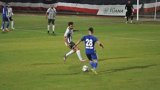 Lacivert-Beyazlılar liderliği bırakmıyor 2-1