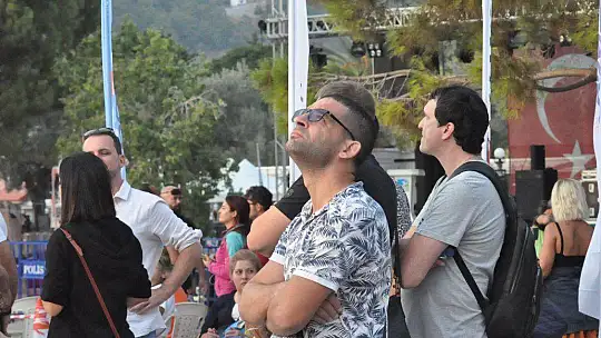 HAVA OYUNLARI FESTİVALİ RENKLİ GÖSTERİLERE EV SAHİPLİĞİ YAPIYOR