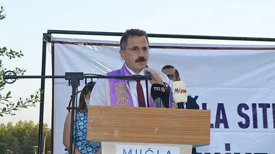 Fethiye İşletme Fakültesinde mezuniyet heyecanı