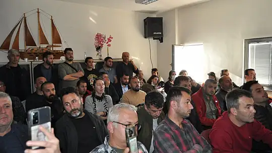 Villa kiralayanların katıldığı toplantıda izdiham yaşandı