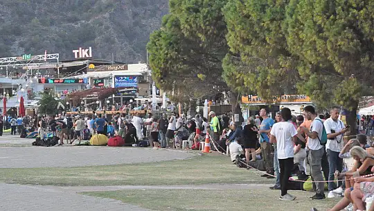 HAVA OYUNLARI FESTİVALİ RENKLİ GÖSTERİLERE EV SAHİPLİĞİ YAPIYOR