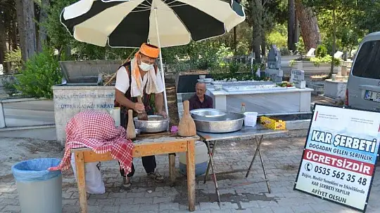 Arefe Günü mezar ziyaretleri unutulmadı