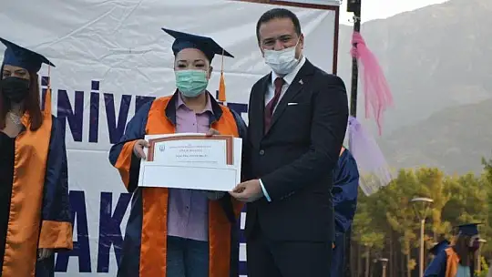 Fethiye İşletme Fakültesinde mezuniyet heyecanı