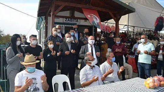 Atatürk'ün anısına helva dağıtıldı