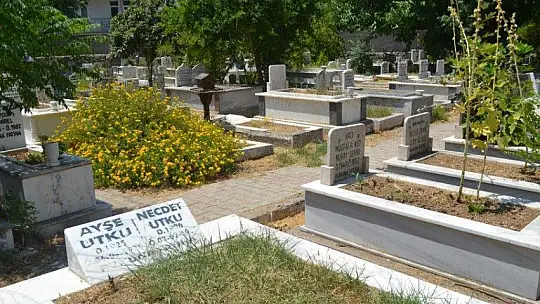 Arefe Günü mezar ziyaretleri unutulmadı