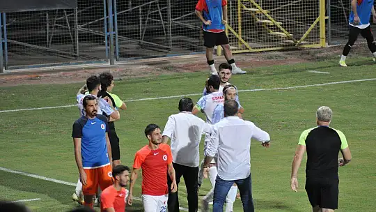 FETHİYESPOR EVİNDE KİMSEYİ AFFETMİYOR 3-1