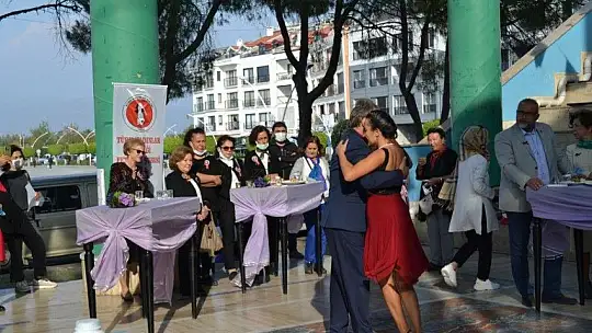 Türk kadınlar Birliği 50. Yılını kutladı