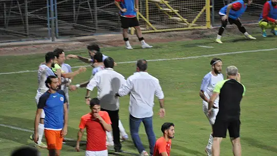 FETHİYESPOR EVİNDE KİMSEYİ AFFETMİYOR 3-1