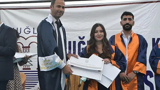 Fethiye İşletme Fakültesinde mezuniyet heyecanı