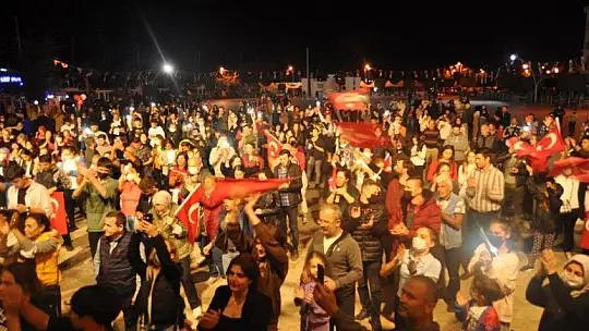 C'NB ve COVERMAN'den Cumhuriyet konseri