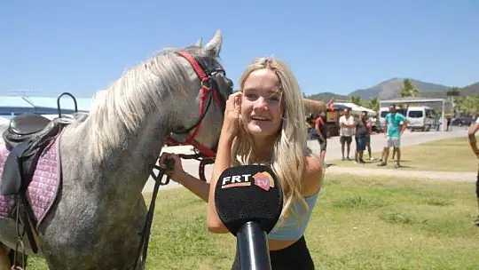 Ölüdeniz'de at turu 