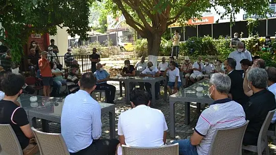 CHP'li vekiller, Fethiye ilçe binasında partililer ile buluştu