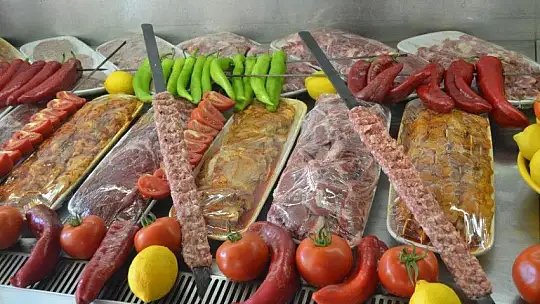 Saklıkent'e değer katacak 'Kırmızı Beyaz Et Restaurant' hizmetinizde