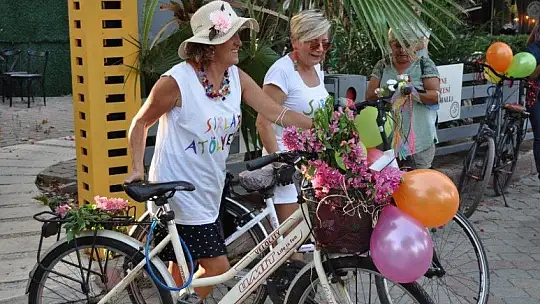 Fethiye'de 'Süslü Kadınlar Bisiklet Turu' gerçekleşti